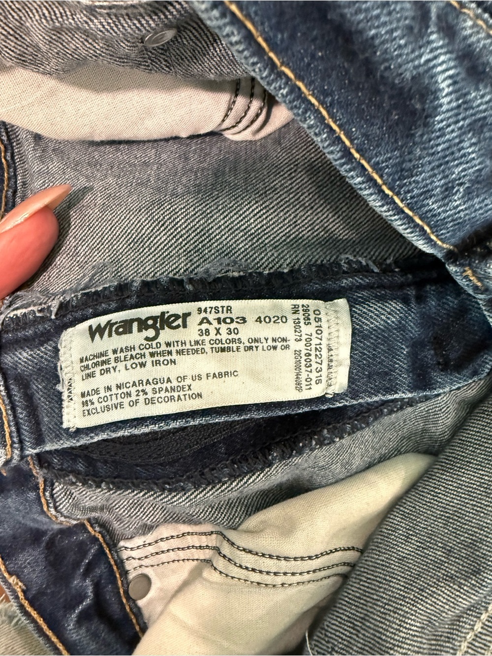 Wrangler Men's Straight Jeans in Dark Blue Denim - Picture 4 of 4